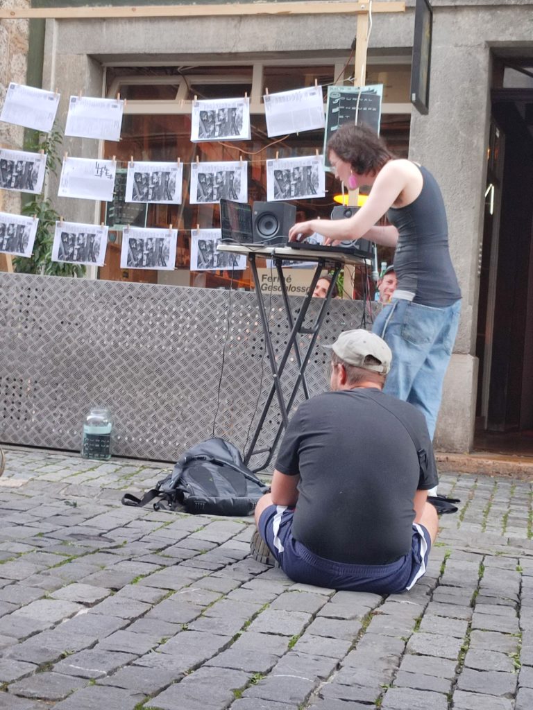 Performance musicale de Nelly Schaub